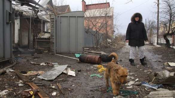 ДНР: Украинские снайперы ведут огонь по мирным жителям в Широкино | Русская весна