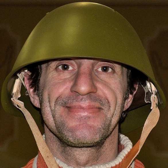 Говорящая каска Авакова вещает о поставках высокоточного оружия с Запада Говорящая каска Авакова вещает о поставках высокоточного оружия с Запада | Русская весна