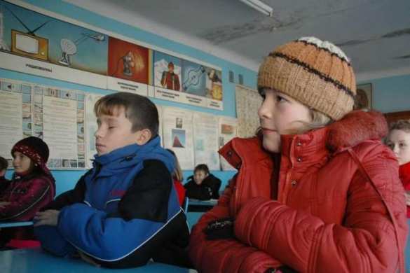 Началось: в Херсоне сократили уроки из-за холода в школах | Русская весна
