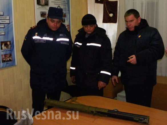 Eine Frau getötet von Panzerabwehrwaffe in einer ukrainische Schule (FOTOS) | Русская весна