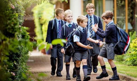 Более 63% школьников в Англии не говорят по-английски — Express | Русская весна