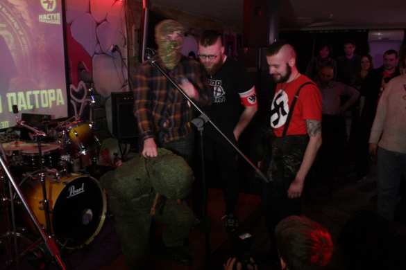 Наци-шабаш в Киеве: «Вырывание сердца зеленого человечка» и «голова Кадырова» в банке (ФОТО, ВИДЕО) | Русская весна