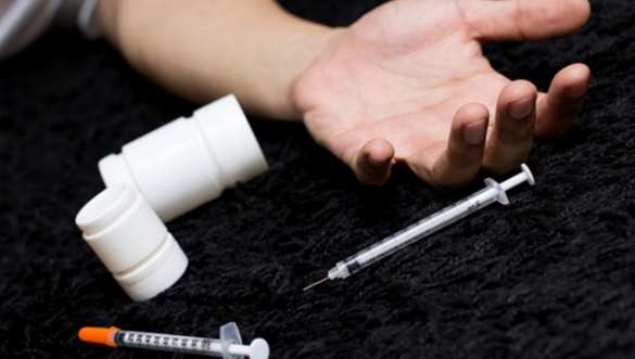 Военный ВСУ отравился наркотиками, купленными у своего командира | Русская весна