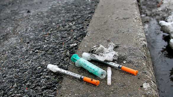 Наркоманы из ВСУ на оккупированных территориях оставляют после себя горы шприцев с вирусом гепатита | Русская весна