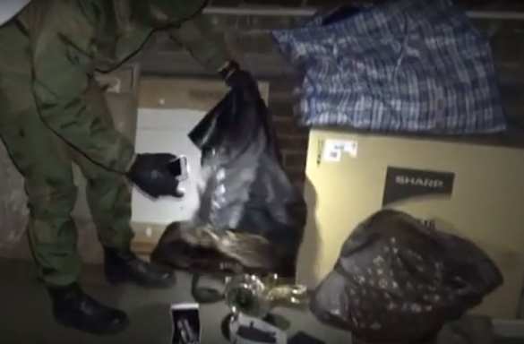 В ДНР ликвидировали преступную группу, вывозившую на Украину награбленное неонацистами имущество (ВИДЕО) | Русская весна