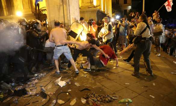 В Грузии сообщили о попытке насильственного захвата власти (ВИДЕО) | Русская весна