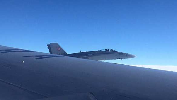 Швейцарские F-18 опасно сблизились с российским Ил-96 (ФОТО, ВИДЕО) | Русская весна