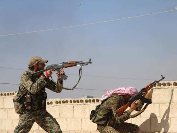 Сирийская армия успешно отбивает нападение террористов ИГИЛ возле Алеппо (ВИДЕО 18+, перевод с арабского) | Русская весна