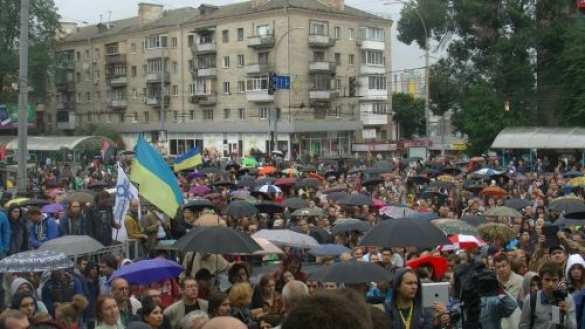 Обстановка в Киеве накаляется: идут потасовки, грозят новым Майданом и требуют назначить Семенченко министром обороны (фото, видео) | Русская весна