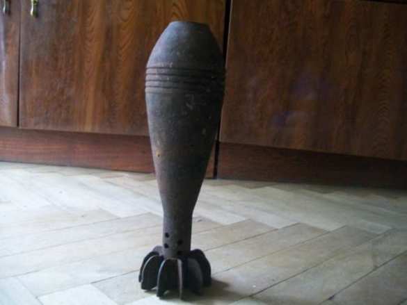 На Днепропетровщине военные попали в частный дом снарядом, который взорвался в серванте (ФОТО) | Русская весна