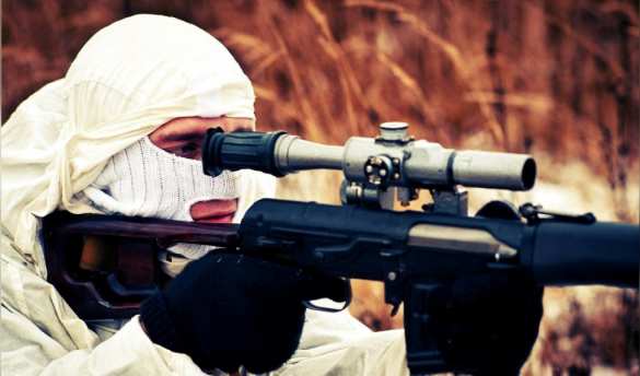 На Донбассе снайпер уничтожил украинского оккупанта | Русская весна