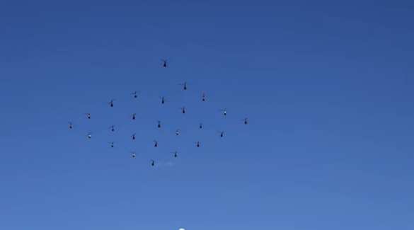 Российские вертолётчики-любители установили новый мировой рекорд, обойдя военных пилотов из Италии (видео) | Русская весна