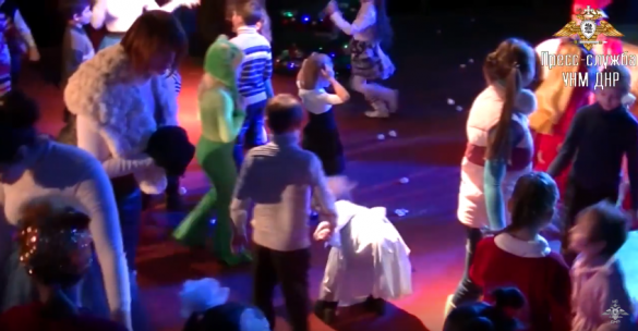 Поздравление детей погибших военнослужащих ДНР с наступающим Новым годом (ВИДЕО) | Русская весна