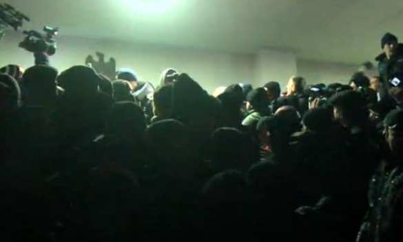 МОЛНИЯ: Протестующие в Кишиневе прорвались в парламент | Русская весна