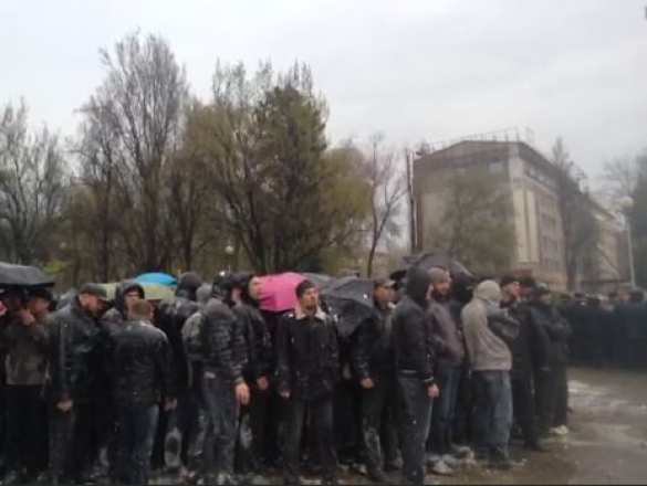 Журналист Анатолий Шарий о ситуации в Запорожье, где приезжие боевики Коломойского избивают пожилых людей и женщин | Русская весна