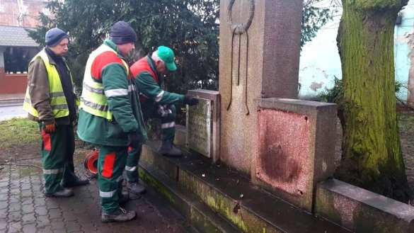 В Польше снесли памятник благодарности Красной армии (ФОТО, ВИДЕО) | Русская весна
