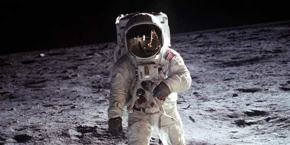 Астрономы нашли кислородные «следы» земной жизни на Луне | Русская весна