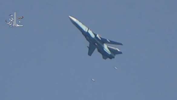 МОЛНИЯ: ВВС Сирии разбомбили турецкую базу в Алеппо, много жертв, горит бронетехника | Русская весна