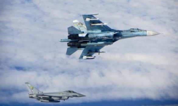 Летчики Балтийского флота отработали перехват воздушных целей на Су-27 | Русская весна