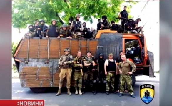 Шведский наемник-неонацист тренирует боевиков «Азова» (ВИДЕО) | Русская весна