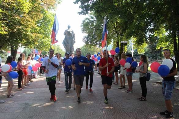В ЛНР прошёл сверхмарафон в честь Дня российского флага (ФОТО) | Русская весна