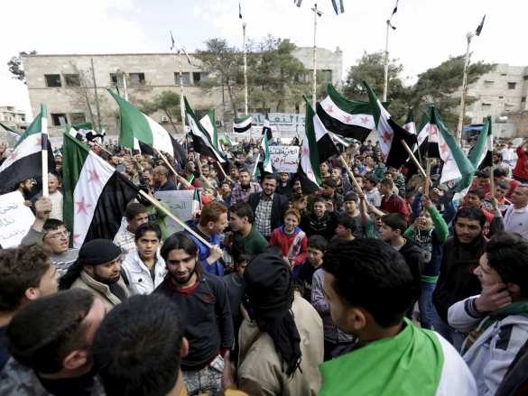 Боевики ССА побили террористов «Ан-Нусры», отобрали и сожгли их флаг (ВИДЕО) | Русская весна