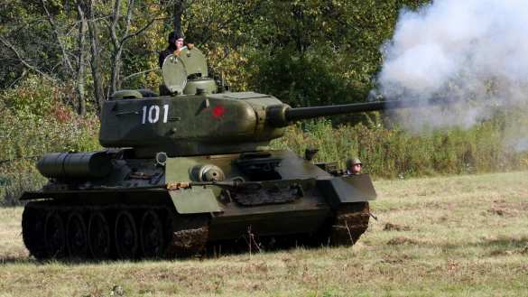 Нацистские власти демонтировали советский танк в Хмельницком (ФОТО, ВИДЕО) | Русская весна