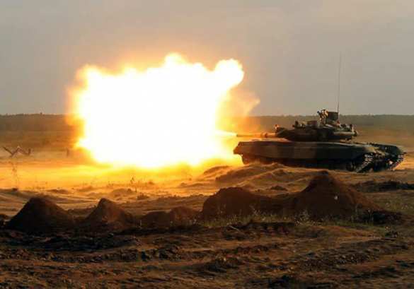 Горловка подверглась массированным обстрелам, на севере гремели бои | Русская весна