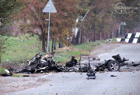 В Мариуполе попытались подорвать колонну украинской военной техники, сгорел автомобиль (фото) | Русская весна