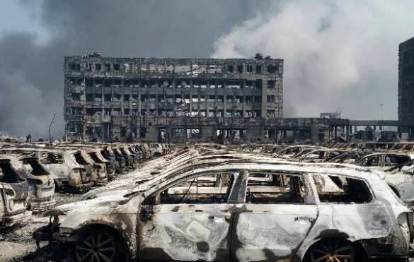 Спасатели нашли 32 выживших на месте взрыва в китайском Тяньцзине | Русская весна