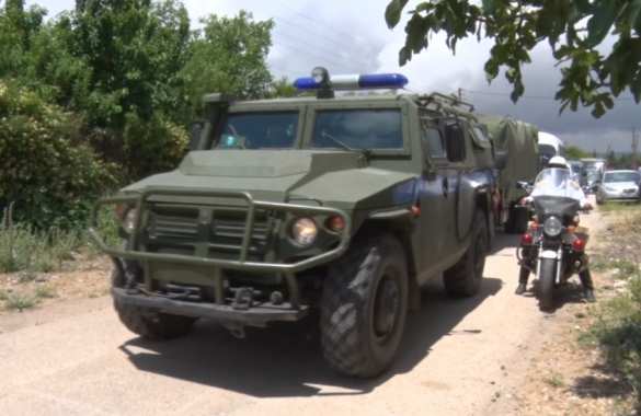 Российские военные прибыли в город сдавшихся боевиков (ФОТО) | Русская весна