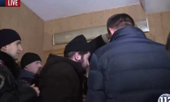 Боевики роты «Торнадо» попытались прорваться на заседание суда в Киеве, где рассматривают дело их сообщников (ФОТО, ВИДЕО 18+) | Русская весна