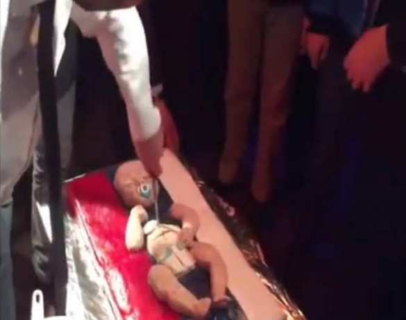 «Ненавидели. Но не ненавистью в упор, а ненавистью трусливой, из-за угла», — о шокирующем видео со «съеденным младенцем» | Русская весна