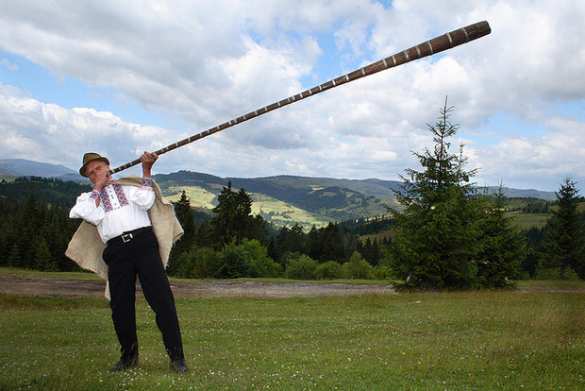 Додуделся: пособнику карателей, прививавшему Донбассу любовь к трембите, сожгли автомобиль (ФОТО, ВИДЕО) | Русская весна