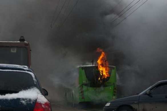 В винницком троллейбусе прогремел мощный взрыв: есть пострадавшие (ФОТО, ВИДЕО) | Русская весна