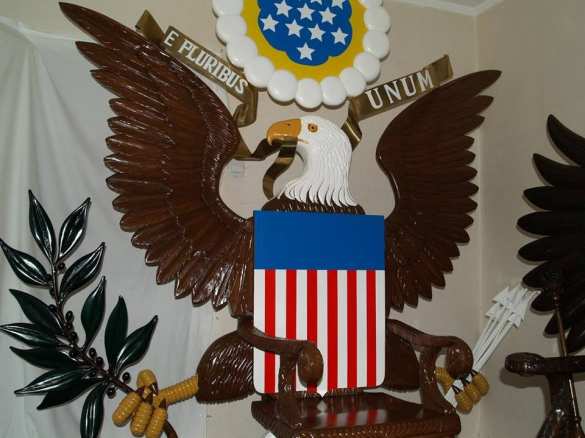 Страна «нерабов»: украинец изготовил трон для Трампа (ФОТО) | Русская весна