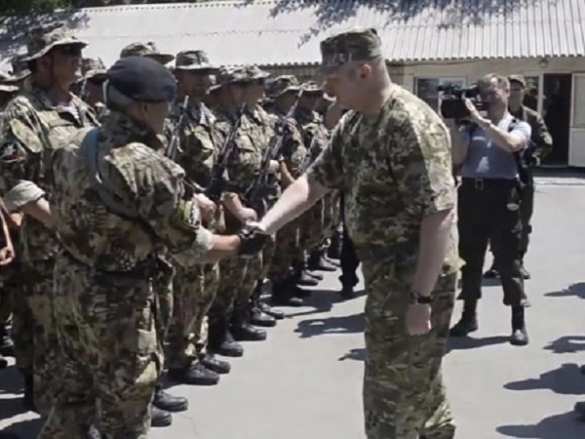 Фантазии глупого «Пастора»: Турчинов «заказал» спецназовцам ВСУ привезти Захарченко в пакете (ВИДЕО) | Русская весна