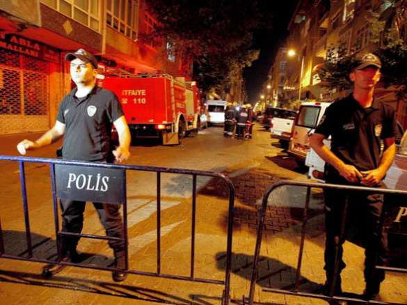 У полицейского участка в Турции взорвали начиненный взрывчаткой автомобиль — двое погибших | Русская весна