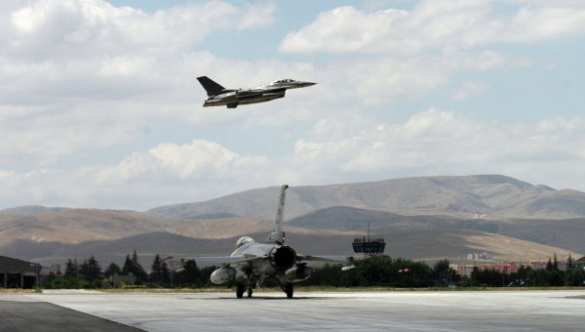 Турецкие истребители нанесли авиаудар по приграничной зоне Ирака, — СМИ | Русская весна