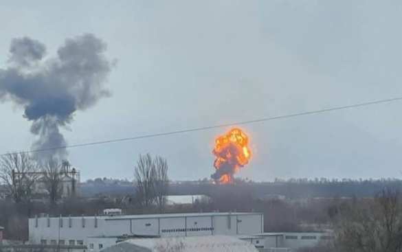 Мощный взрыв: нанесён удар по аэродрому Винницы (ВИДЕО) | Русская весна