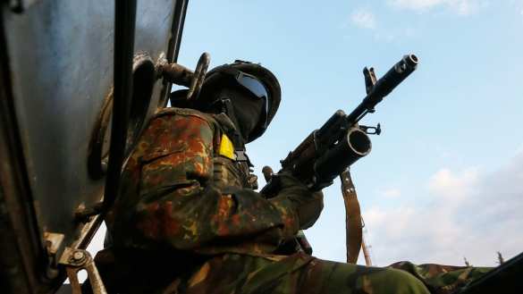 Сводка: оккупанты из аэропорта обстреливали постройки православного монастыря | Русская весна