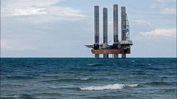 Зрада: В международной базе буровую вышку «Таврида» пометили российским флагом | Русская весна