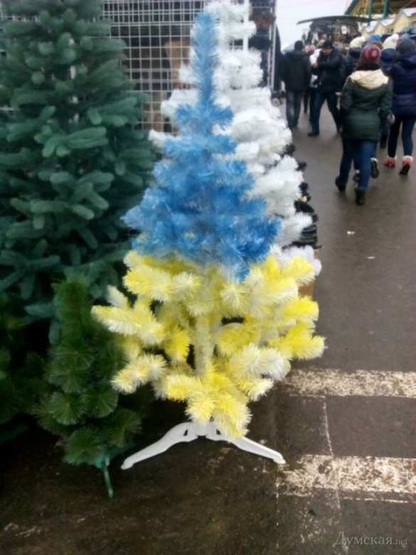 Из-за поборов на украинских блокпостах в Мариуполь не везут елки | Русская весна