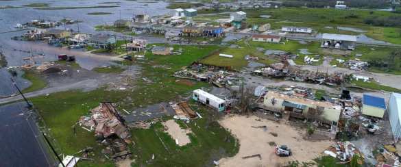 Разрыв трубопровода и утечка химикатов: последствия урагана «Харви» в Техасе (ФОТО) | Русская весна
