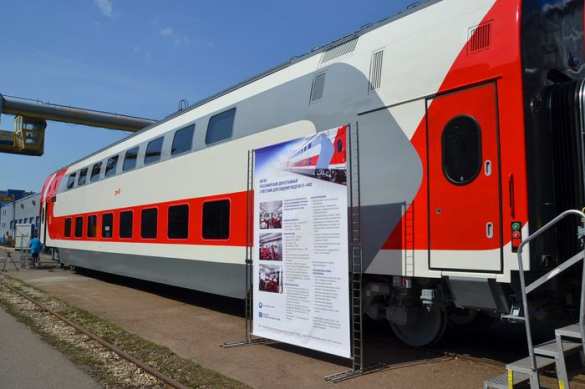 Новые двухэтажные российские вагоны | Русская весна