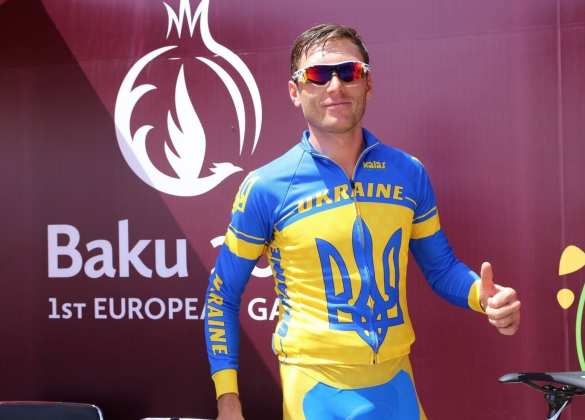 Украинский велогонщик во время гонки подло ударил соперника в лицо (ФОТО, ВИДЕО) | Русская весна