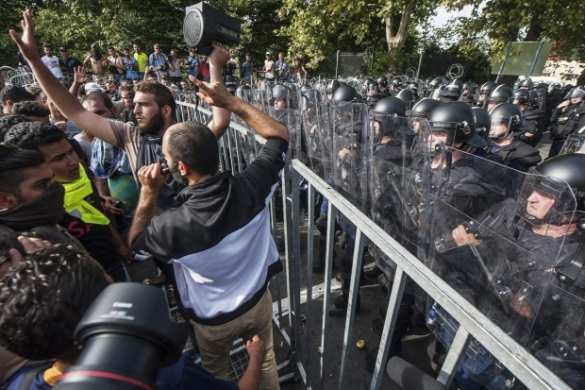 Венгрия готова применить армию против мигрантов | Русская весна