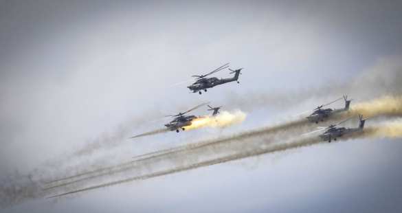 Ударный вертолёт Ми-28Н разносит позиции ВСУ (ВИДЕО) | Русская весна