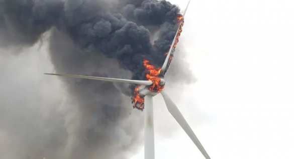 Третий удар по ветрогенераторам: уничтожен ещё один ветряк под Краматорском (ВИДЕО) | Русская весна