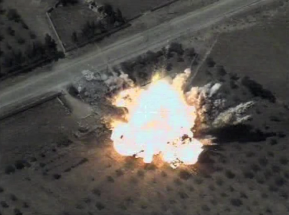 СРОЧНО: ВКС России разбомбили базы боевиков США в Сирии (ВИДЕО) | Русская весна